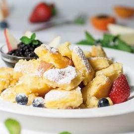 Kaiserschmarrn mit Rosinen