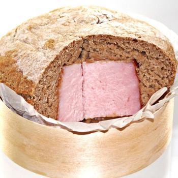 OSTERBROT MIT SELCHFLEISCH